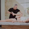physiotherapist teaching pelvic exercises Saúde e Bem-estar