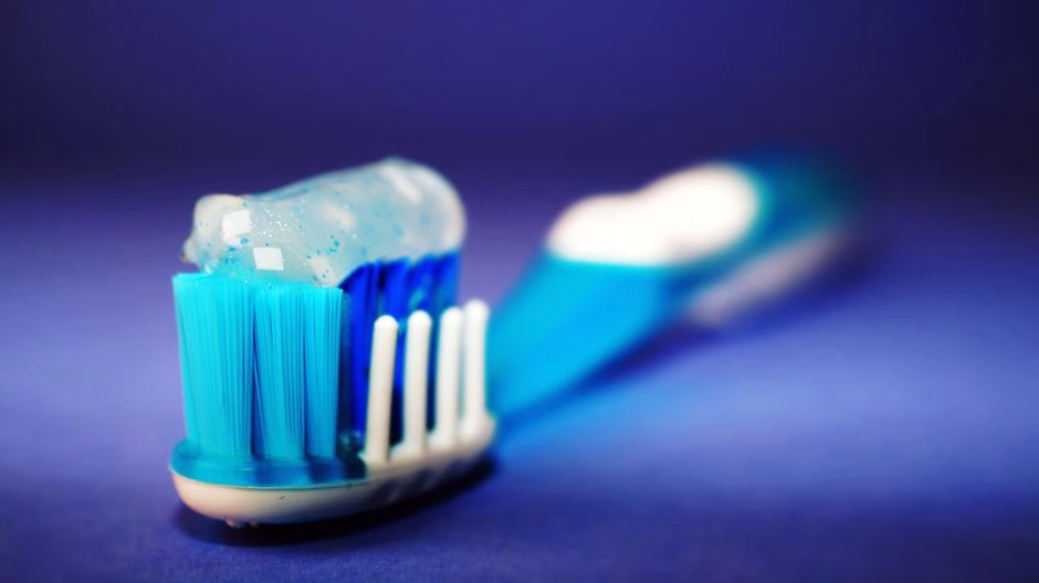 O Coração Bate pela Boca: Por que a Escova de Dentes é seu Melhor Cardiologista Saúde e Bem-estar
